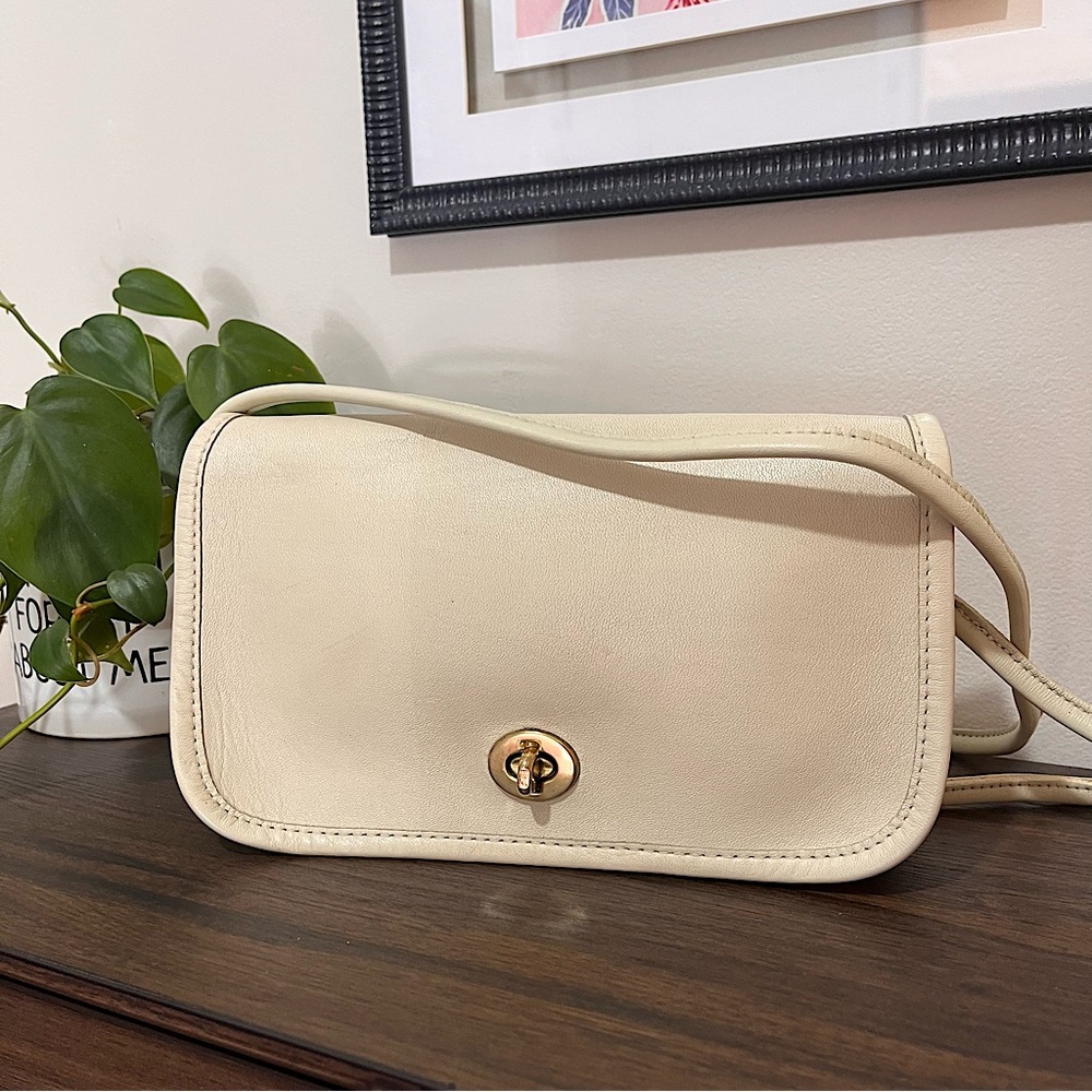 Vintage Coach NYC dinky Bone